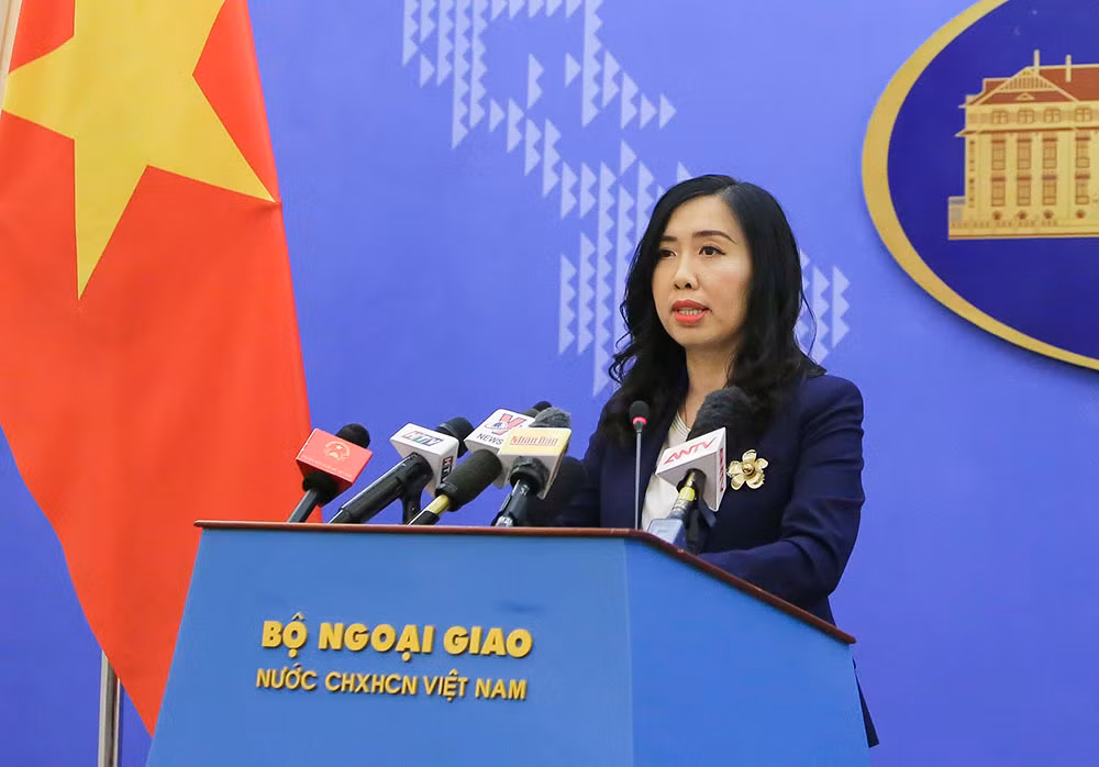 Người phát ngôn Bộ Ngoại giao Việt Nam đã nhiều lần lên tiếng bác bỏ yêu sách chủ quyền phi lý của Trung Quốc trên biển Đông