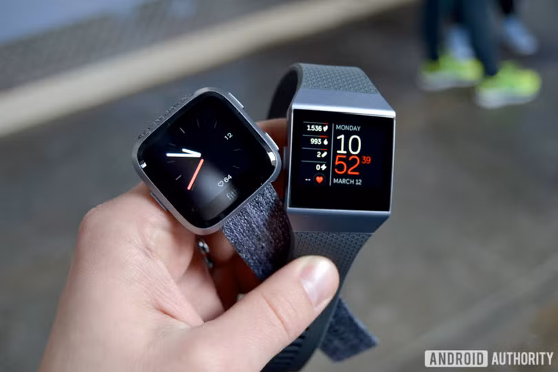 Trên tay Fitbit Versa: lịch lãm, sang trọng, giá 200 USD ảnh 1