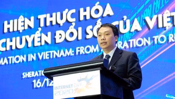 Thứ trưởng Bộ TT&TT Nguyễn Huy Dũng phát biểu về chuyển đổi số tại Hội thảo Internet Day (12/2020)