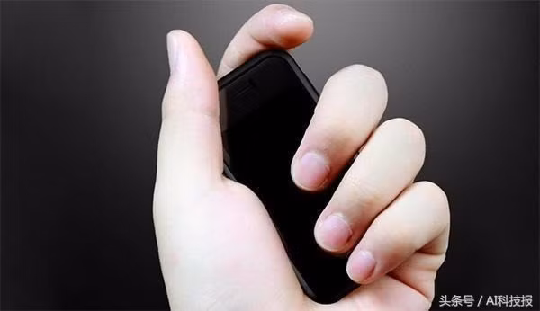 Chiêm ngưỡng điện thoại “bé hạt tiêu” nhái iPhone 7 Plus ảnh 3