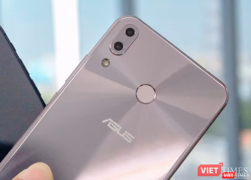 Trên tay Asus ZenFone 5 (2018) tại Việt Nam: đẹp hơn iPhone X! ảnh 10