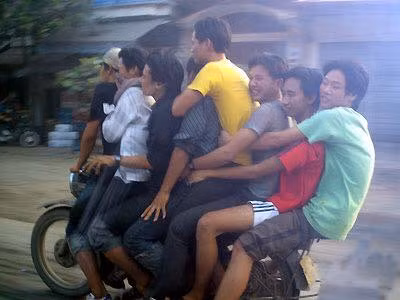 Cười đau bụng với "Người vận chuyển" phiên bản Việt Nam ảnh 13
