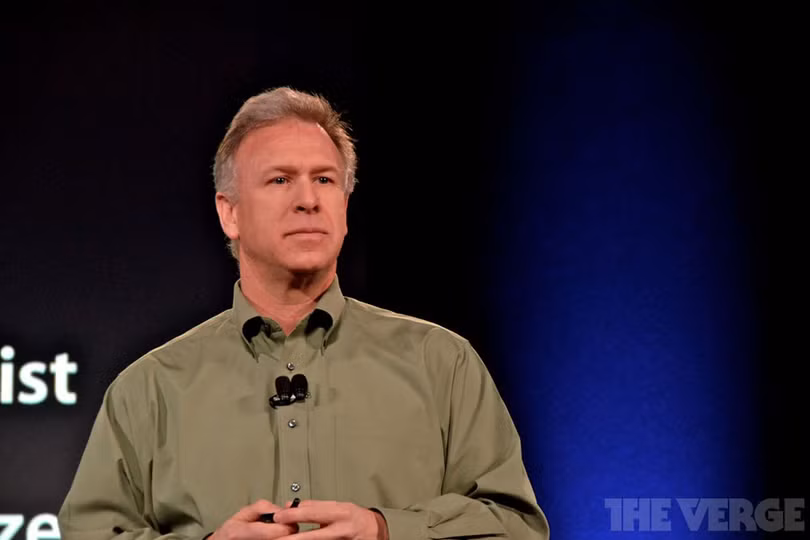 ông Phil Schiller (ảnh The Verge)