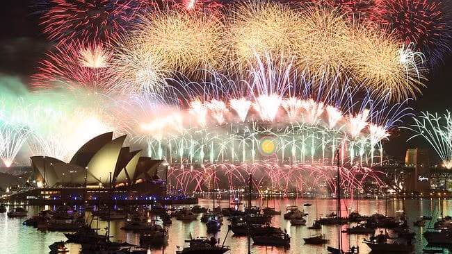 Pháo hoa rực sáng cầu cảng Sydney