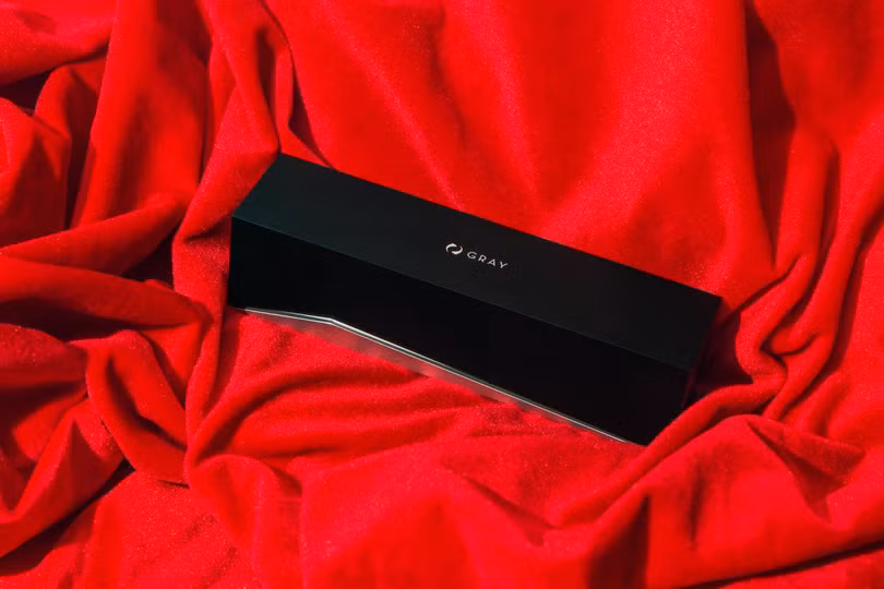 Chiêm ngưỡng bộ ốp viền có giá đắt hơn cả iPhone X ảnh 1