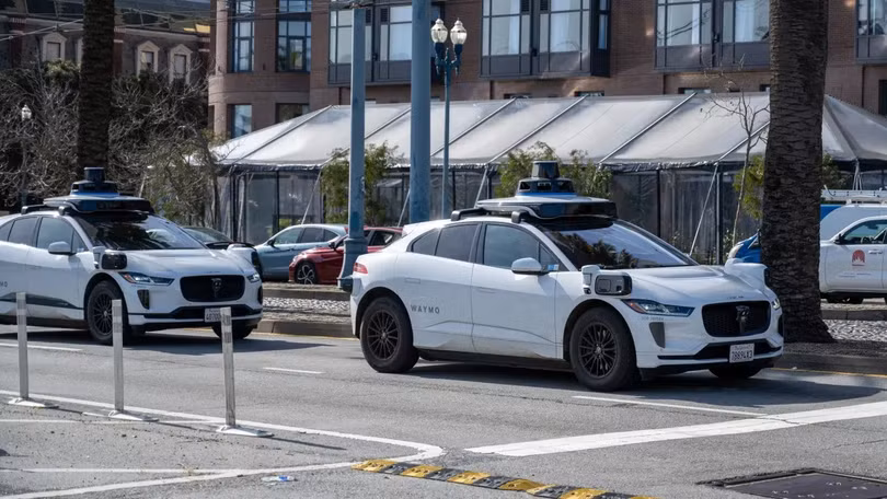 waymo taxi.jpg