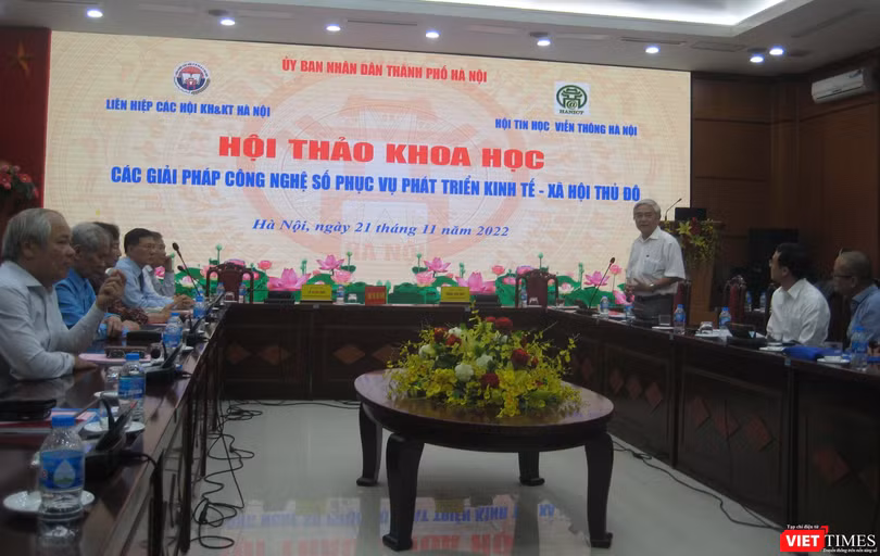 TS. Nguyễn Quân - Chủ tịch Hội Tự động hoá Việt Nam đóng góp ý kiến tại hội thảo