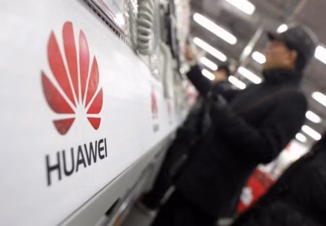 Tính năng kỹ thuật của chiếc điện thoại Huawei P20 Lite có thể đã bị hồ sơ FCC làm lộ (ảnh Reuters)