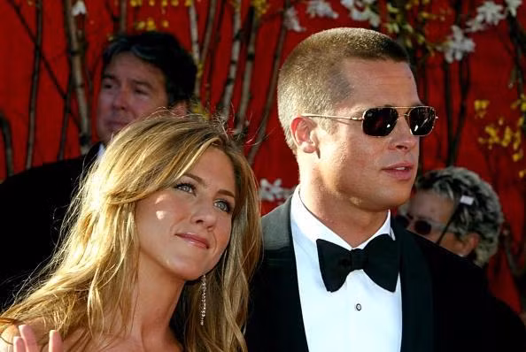 Jennifer Aniston và Brad Pitt thời còn mặn nồng (ảnh: IB Times)
