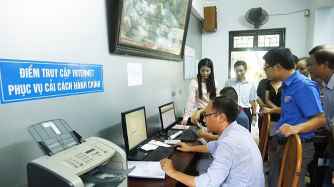 Lệ phí đăng ký thường trú, tạm trú qua cổng dịch vụ công trực tuyến giảm 50% so với đăng ký trực tiếp