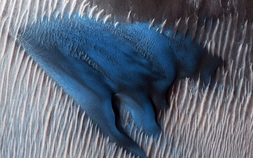 Đụn cát kỳ bí trên sao Hỏa (ảnh: NASA)