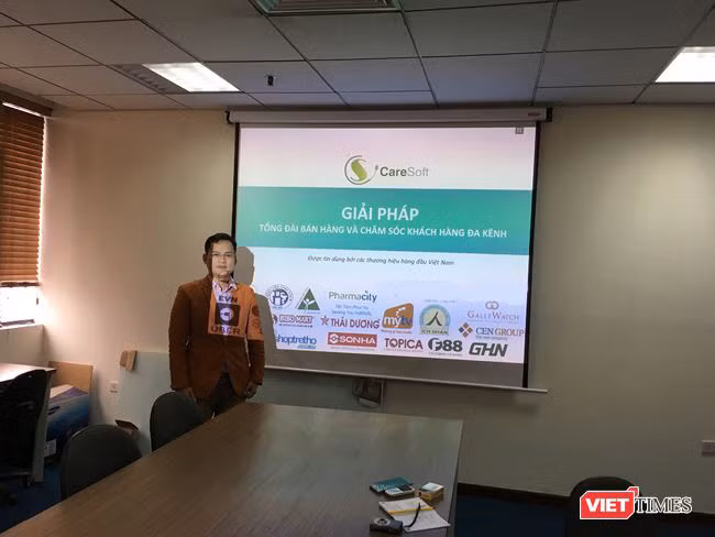 Ông Phan Thanh Hiền giới thiệu hệ thống Tổng đài Bán hàng và Chăm sóc Khách hàng Đa kênh