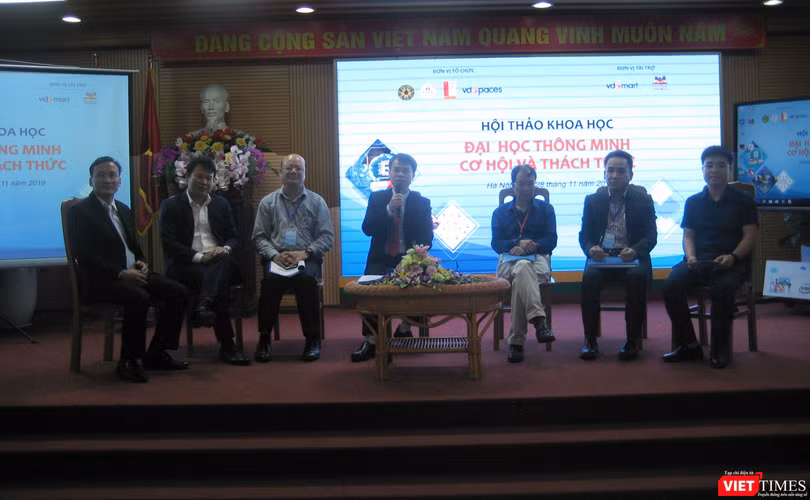Các diễn giả trong phần giao lưu của hội thảo