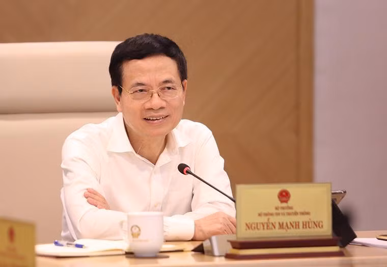 Bộ trưởng Nguyễn Mạnh Hùng