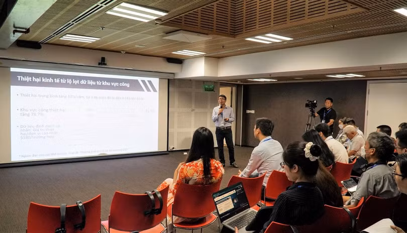 Ông Nguyễn Quang Đồng - Viện trưởng Viện IPS trình bày tham luận Ông Nguyễn Quang Đồng - Viện trưởng Viện IPS trình bày tham luận
