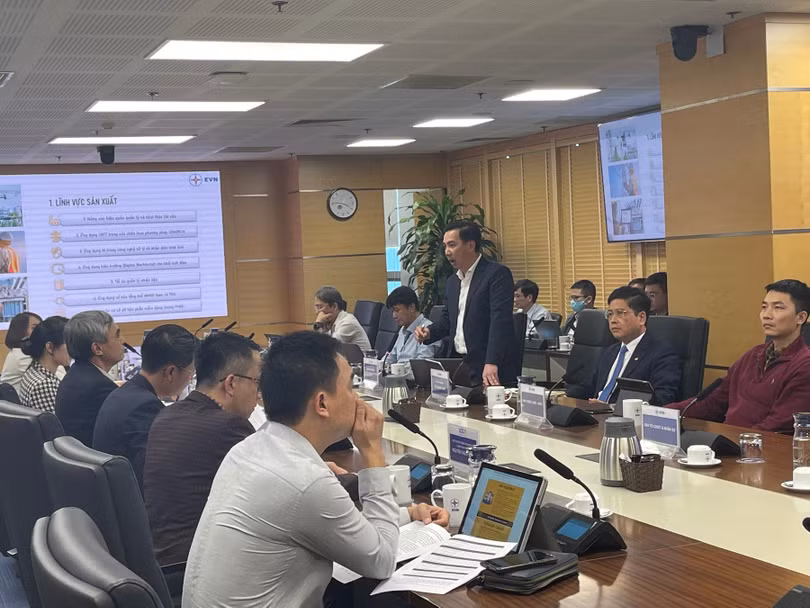 Đại điện EVN phát biểu tại buổi làm việc Đại điện EVN phát biểu tại buổi làm việc