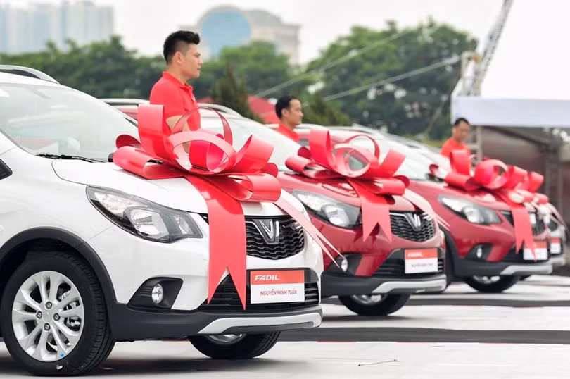 Khách hàng mua Vinfast Fadil giai đoạn đầu sẽ nhận được ưu đãi về giá khá lớn. 