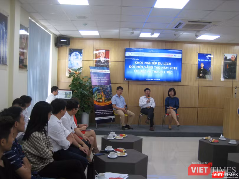 Các diễn giả tại phần giao lưu của buổi tọa đàm Các diễn giả tại phần giao lưu của buổi tọa đàm