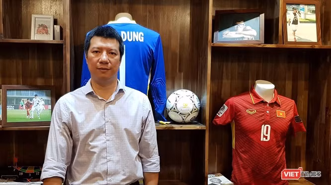 BLV Quang Huy cho rằng đẳng cấp giữa MU và Barca là khác biệt