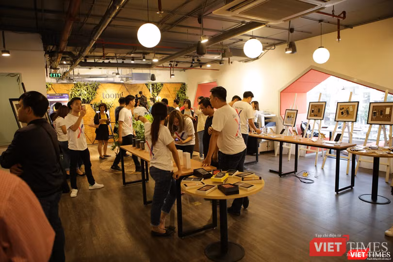 Từ iPhone đời đầu đến iPhone X lần đầu tiên hội tụ trong một triển lãm tại Hà Nội ảnh 19