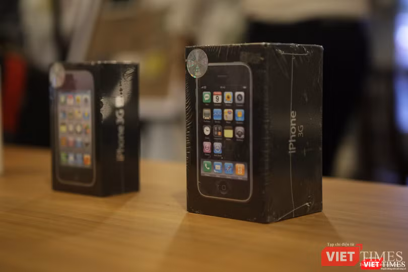 Từ iPhone đời đầu đến iPhone X lần đầu tiên hội tụ trong một triển lãm tại Hà Nội ảnh 5