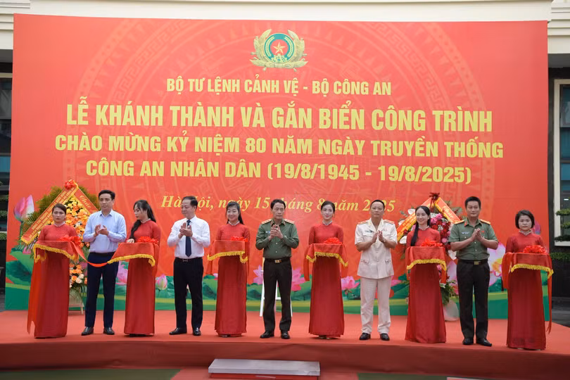 Các đại biểu tại lễ khánh thành công trình. Ảnh: Như Ý