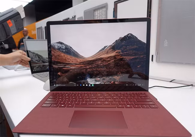 Giám đốc Microsoft: iPad Pro chỉ là hàng nhái! ảnh 1