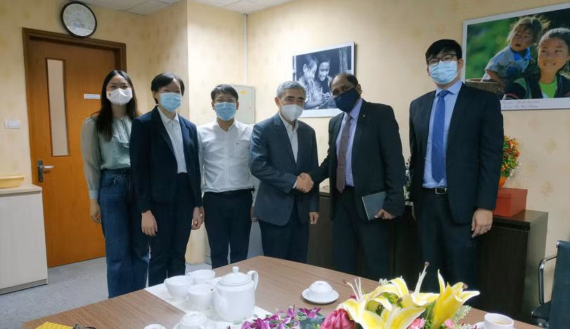 Chủ tịch VDCA Nguyễn Minh Hồng tiếp đón Đại sứ Singapore Jaya Ratnam