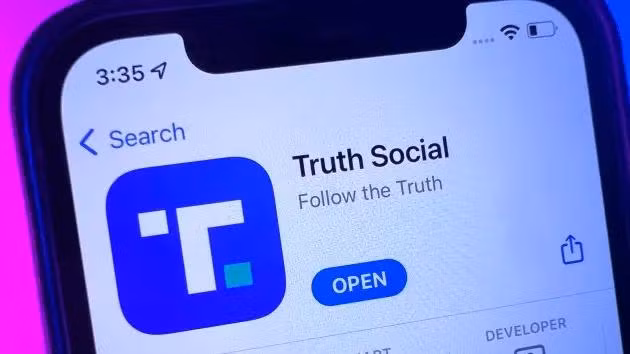 Ứng dụng mạng xã hội Truth Social chỉ cài được trên điện thoại Android và truy cập qua nền tảng web. Người dùng Android chưa thể tải về và cài đặt ứng dụng này (ảnh: Getty Images)