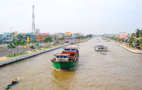 Cục Đường thủy nội địa đề xuất lập sàn giao dịch điện tử vận tải thủy.
