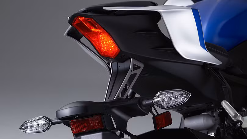 Chi tiết mô tô Yamaha YZF-R6 thế hệ 2017 với thiết kế lột xác ảnh 5 Chi tiết mô tô Yamaha YZF-R6 thế hệ 2017 với thiết kế lột xác ảnh 5