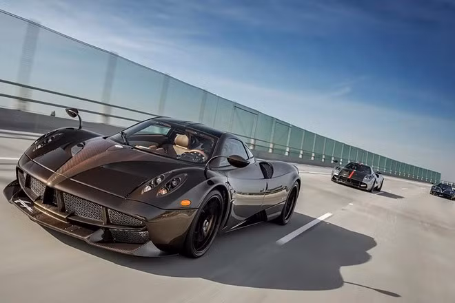 Pagani Huayra độc nhất vô nhị của Manny Khoshbin khoác dàn áo của Hermes. Ảnh:Motortrend. Pagani Huayra độc nhất vô nhị của Manny Khoshbin khoác dàn áo của Hermes. Ảnh:Motortrend.