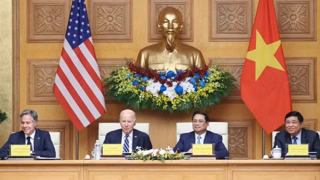 Thủ tướng Phạm Minh Chính và Tổng thống Joe Biden dự Hội nghị cấp cao về Đầu tư và Đổi mới sáng tạo tại Hà Nội, sáng 11/9 (ảnh: VGP)
