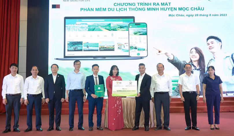 Công ty Cổ phần IGB trao tài trợ phần mềm du lịch thông minh cho UBND huyện Mộc Châu