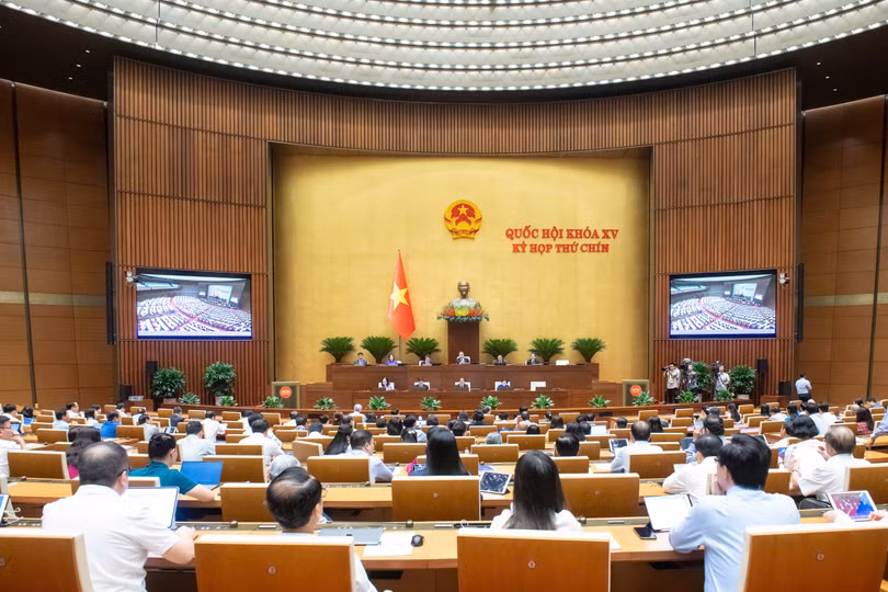 Quốc hội khóa XV thảo luận ở hội trường về Dự thảo Nghị quyết của Quốc hội sửa đổi, bổ sung một số điều của Hiến pháp năm 2013. Ảnh: Quochoi.vn.