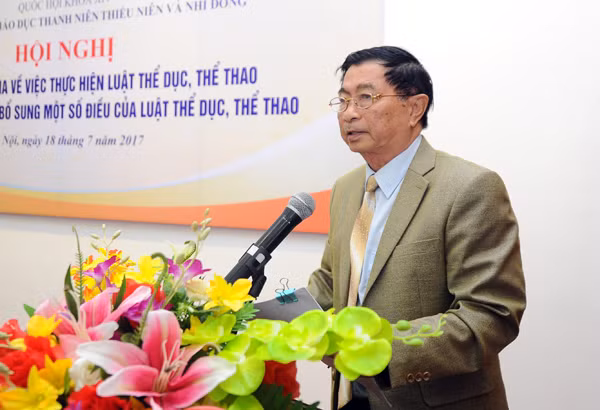 GS TS Dương Nghiệp Chí tại một hội thảo khoa học về TDTT. Ảnh ST