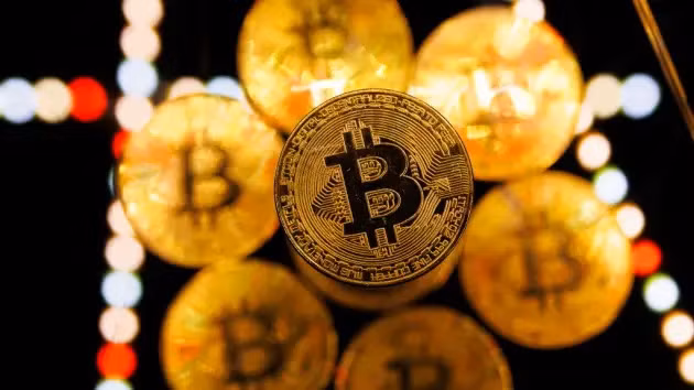 Bitcoin tăng trên 45.000 USD, mức cao nhất trong gần một tháng