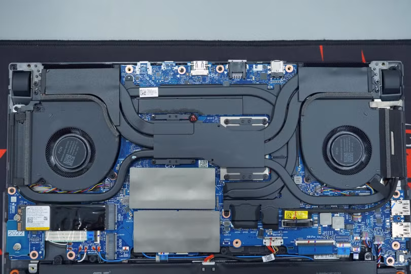 Hệ thống tản nhiệt trong ROG Strix SCAR 15
