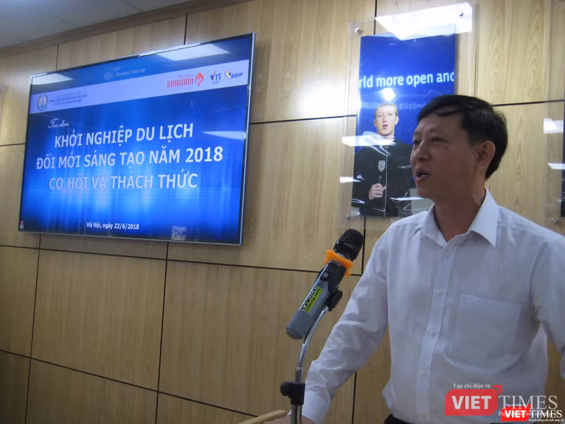 Ông Lý Đình Quân tại một buổi giao lưu về khởi nghiệp với sinh viên Đại học Quốc gia Hà Nội Ông Lý Đình Quân tại một buổi giao lưu về khởi nghiệp với sinh viên Đại học Quốc gia Hà Nội