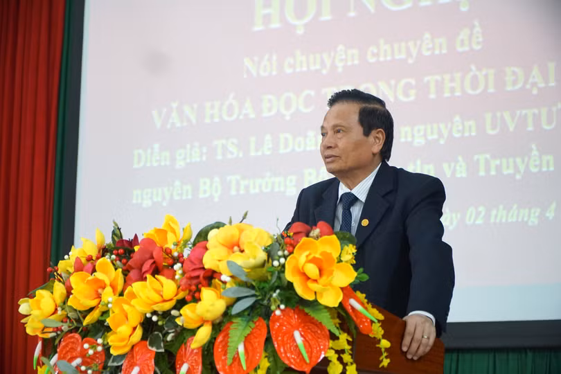 Ông Lê Doãn Hợp chia sẻ về văn hóa đọc sách