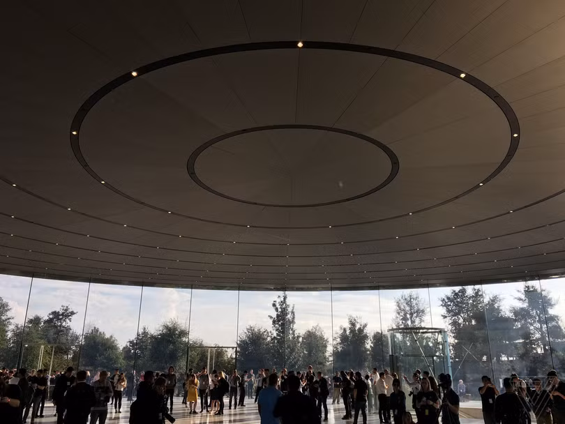 iPhone X giá từ 999 USD, lên kệ vào 3/11 ảnh 95