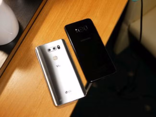 Đại chiến thiết kế Galaxy S8+ và LG V30: Bạn chọn siêu phẩm nào? ảnh 2