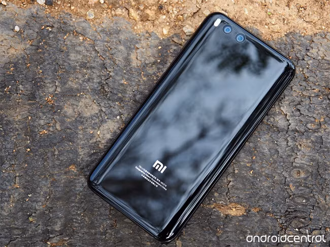 Xiaomi Mi 6 (ảnh: Android Central)