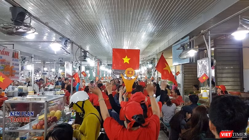 Không khí trận bóng lịch sử của U23 Việt Nam: Chút tiếc nuối phút cuối ảnh 7