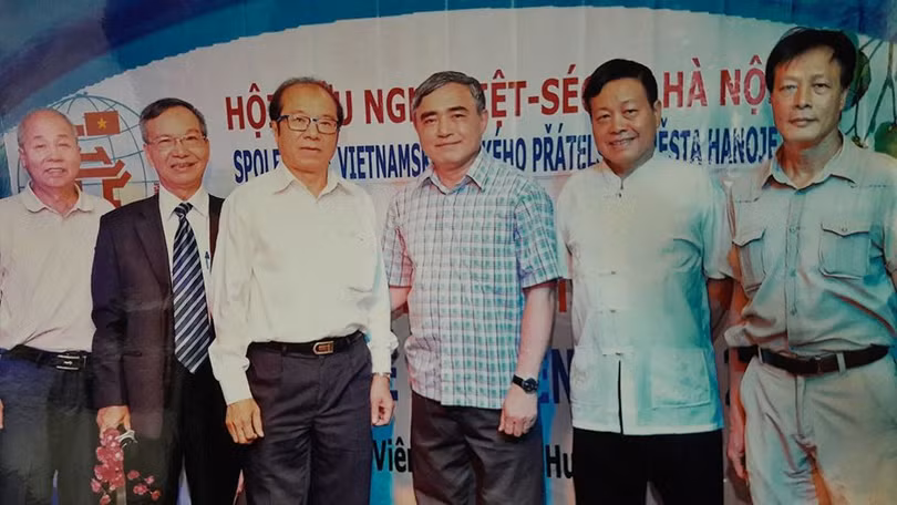 TS Nguyễn Chí Công: Việt Nam nên đi vào nhu cầu về vi điều khiển cho các ngành công nghiệp ảnh 1