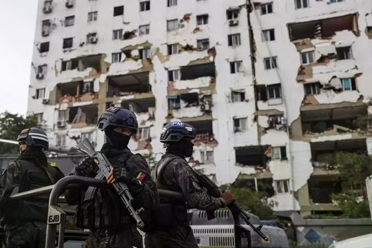 Vừa bị trục xuất khỏi Mỹ, hàng trăm người Venezuela mất tích trong động đất