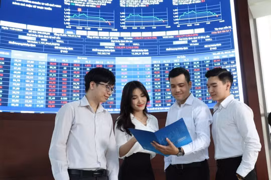 Chứng khoán Vietcombank bị đánh bật khỏi Top 10 công ty môi giới