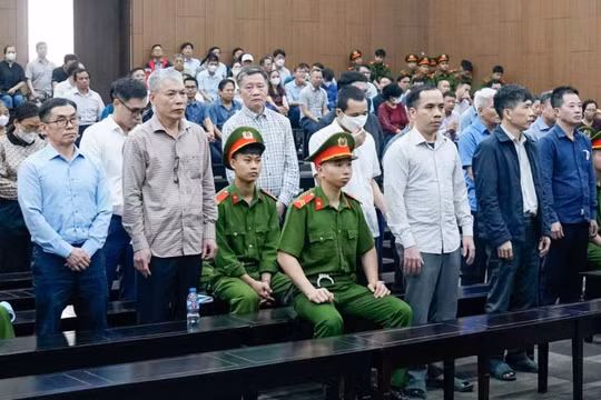 Cựu giám đốc kể về các khoản chi sau khi nhận hối lộ hơn 13 tỷ đồng