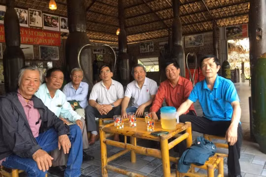 Những đứa trẻ K8 và "ngôi nhà bom" giữa rừng Quảng Trị