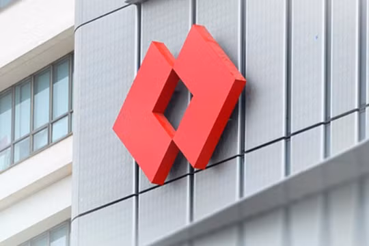 Chủ tịch Hồ Hùng Anh và người thân nắm giữ hơn 19% vốn Techcombank 
